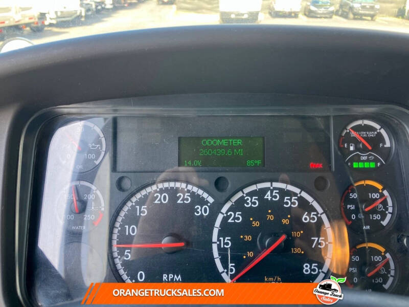 2017 Freightliner M2 106