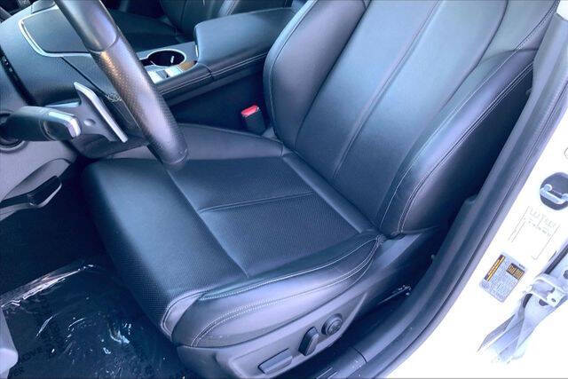 2023 Genesis G70