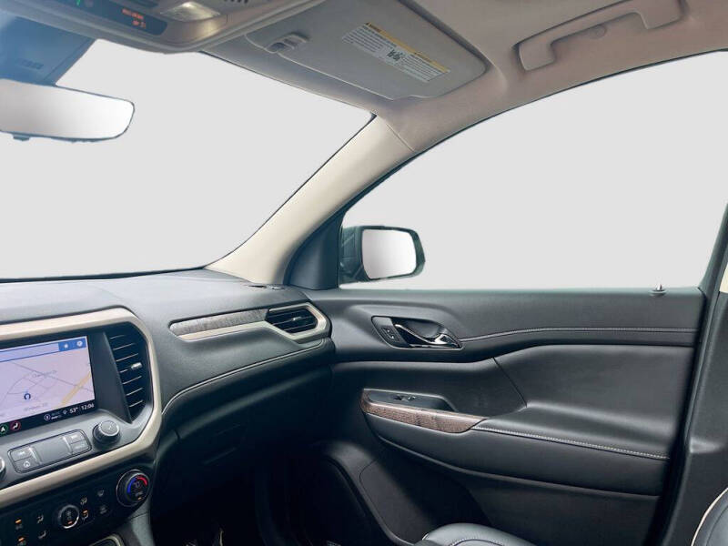 2022 GMC Acadia Denali