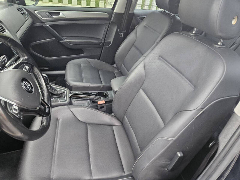 Image 9 of 2015 Volkswagen Golf TSI SE