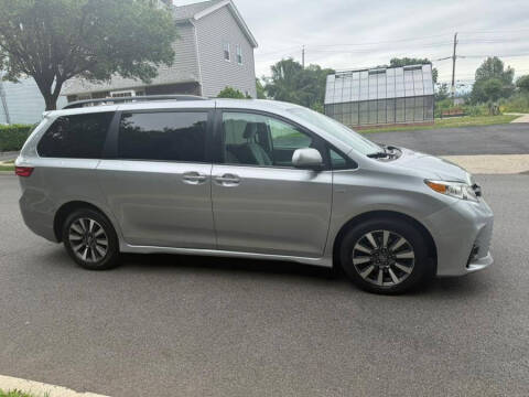 2018 Toyota Sienna LE 7-Passenger