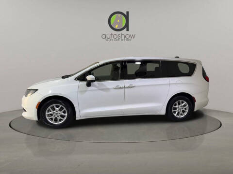 2022 Chrysler Voyager LX