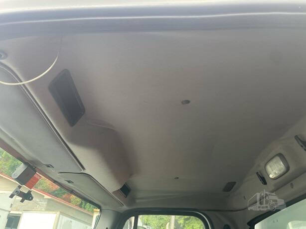 2012 Freightliner Business class M2