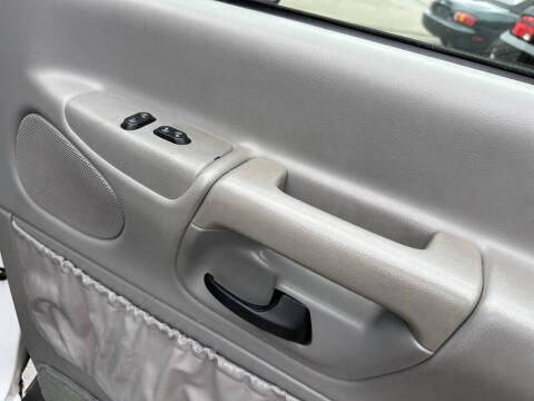 2000 Ford E-Series E-150