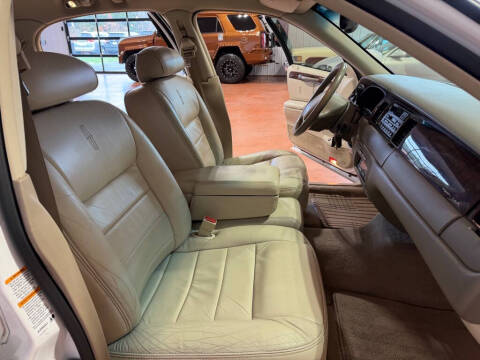 2002 Lincoln Town Car Executive