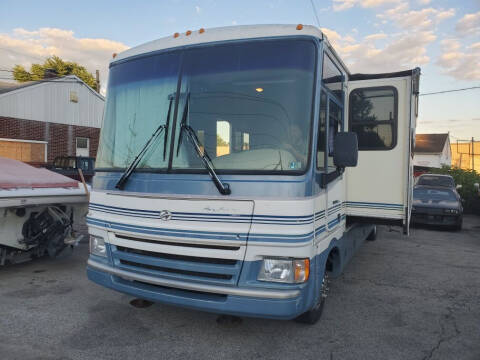 1999 Fleetwood Pace Arrow for sale at McoolCAR in Upper Darby PA