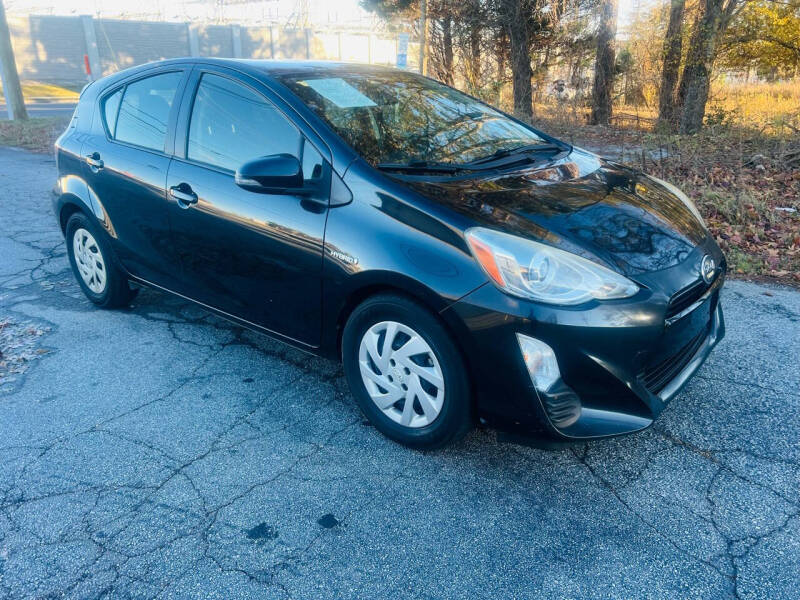 2016 Toyota Prius c Two photo 5