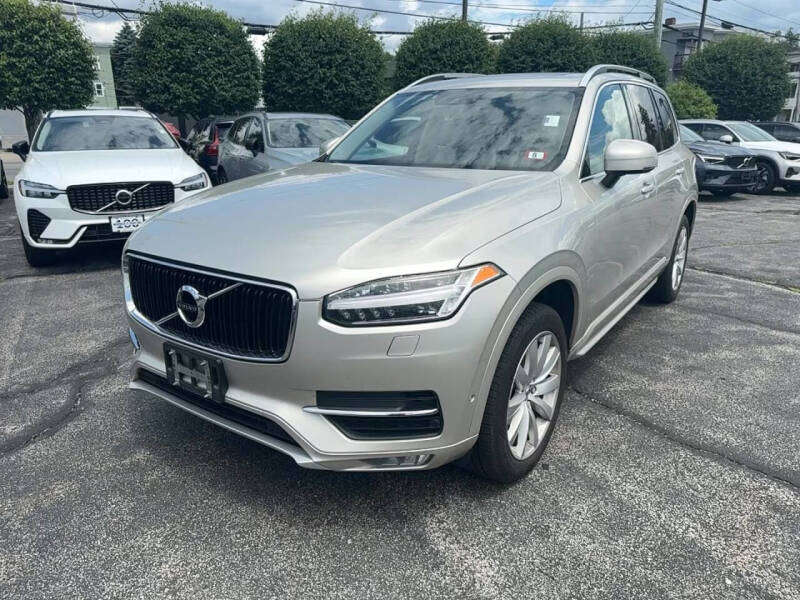 2016 Volvo XC90 T6 Momentum