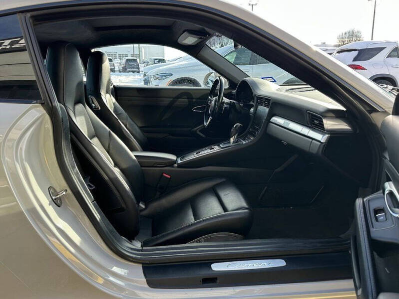 2018 Porsche 911 Carrera