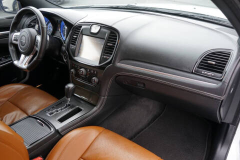 2014 Chrysler 300 SRT8