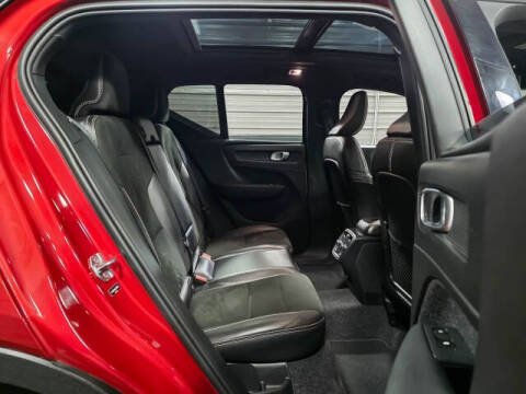 2020 Volvo XC40 T4 R-Design