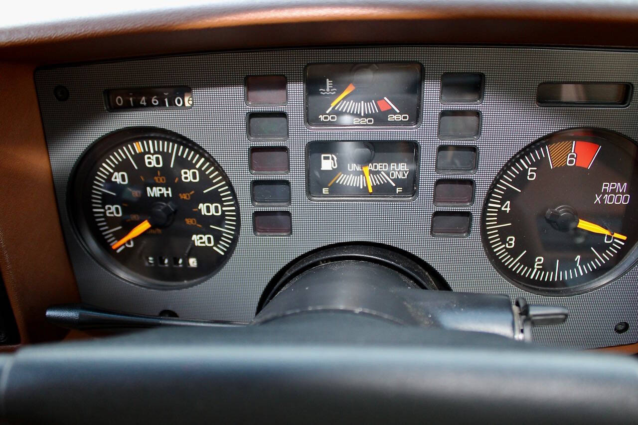 1988 Pontiac Fiero 21