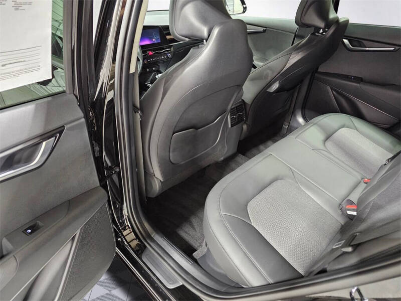 2024 Kia Niro EX Touring