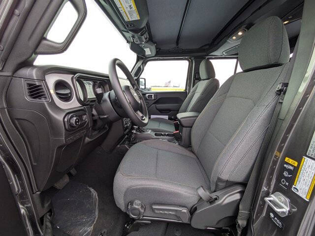 2026 Jeep Gladiator Sport