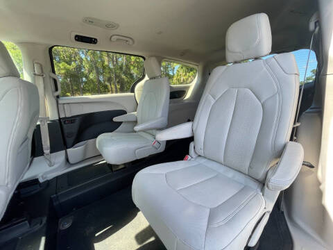 2017 Chrysler Pacifica LX