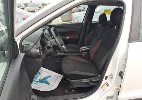 2023 Nissan Kicks SR