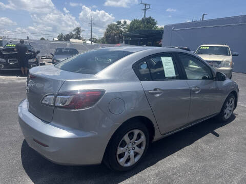 2013 Mazda MAZDA3 i SV