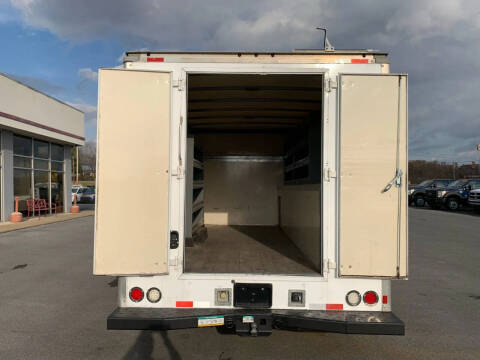 2013 Ford E-Series E-450 SD