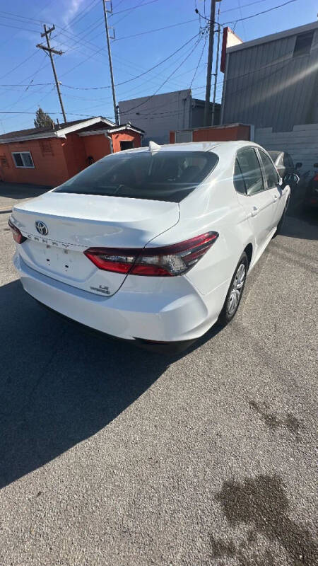 2021 Toyota Camry Hybrid LE