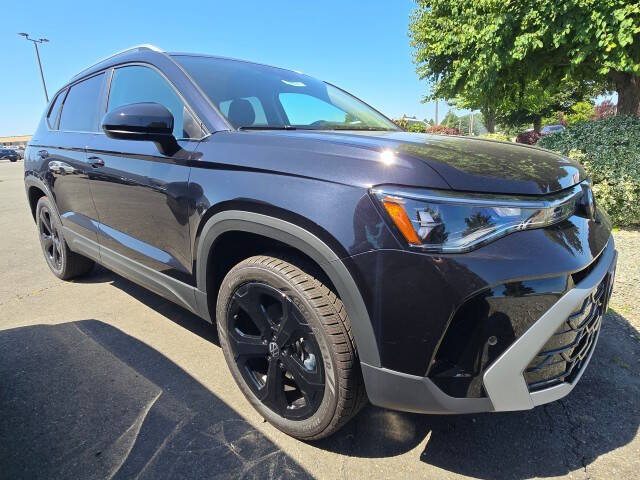 2025 Volkswagen Taos SEL's photo