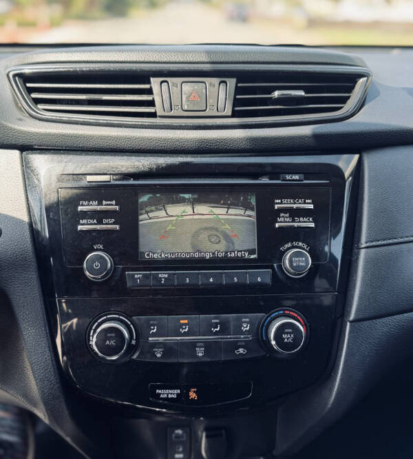 2017 Nissan Rogue SV