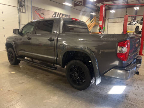 2018 Toyota Tundra SR5