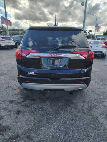 2017 GMC Acadia SLE-1