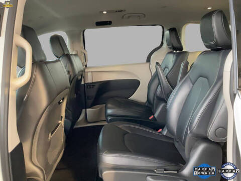 2024 Chrysler Pacifica Plug-In Hybrid Select