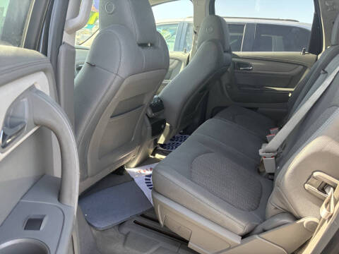 2017 Chevrolet Traverse LS