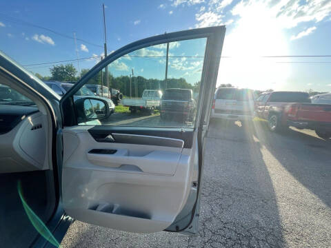 2010 Volkswagen Routan SE