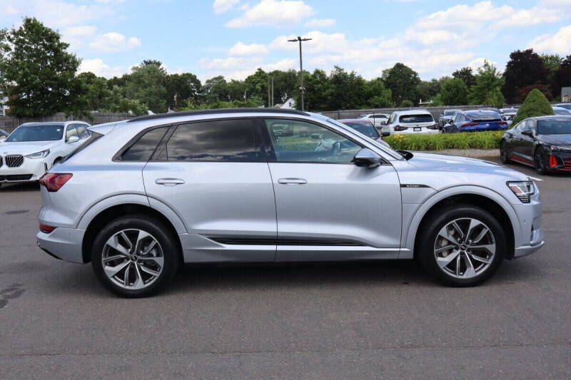 2021 Audi e-tron quattro Premium Plus