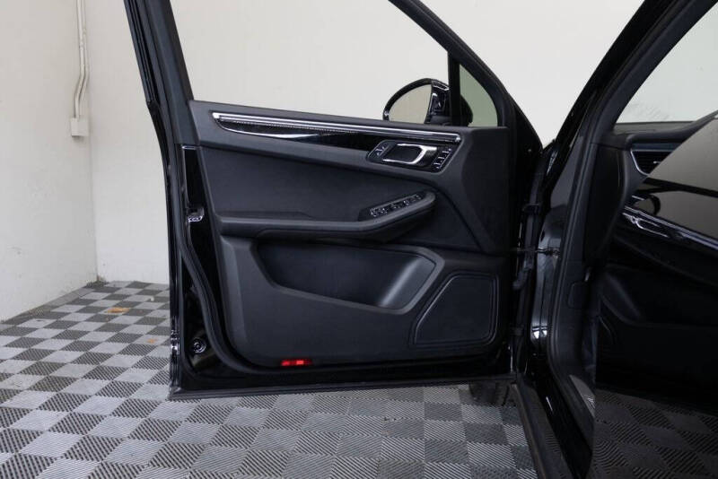 2016 Porsche Macan S