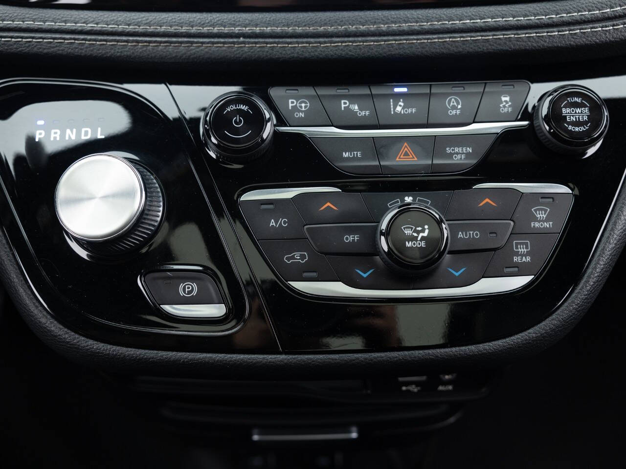 Used Car 2020 Chrysler Pacifica  Limited 4dr Mini Van For Sale Under $20,000 In Coal City, Illinois