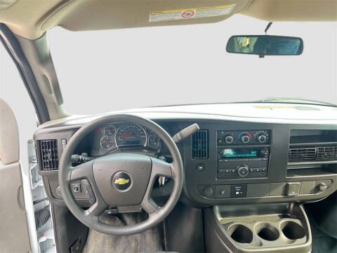 2023 Chevrolet Express 2500