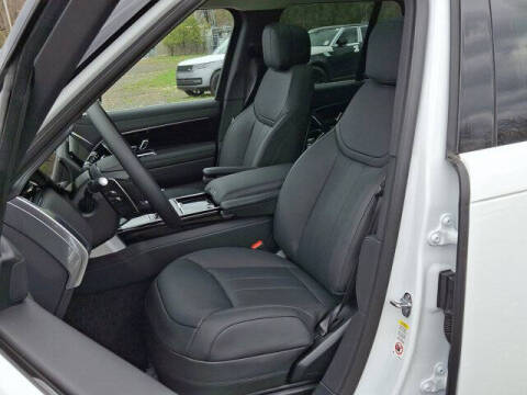 2025 Land Rover Range Rover P550e SE