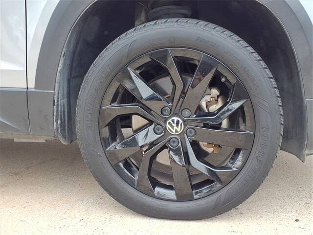 2023 Volkswagen Taos SE