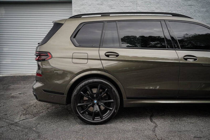2025 BMW X7 M60i