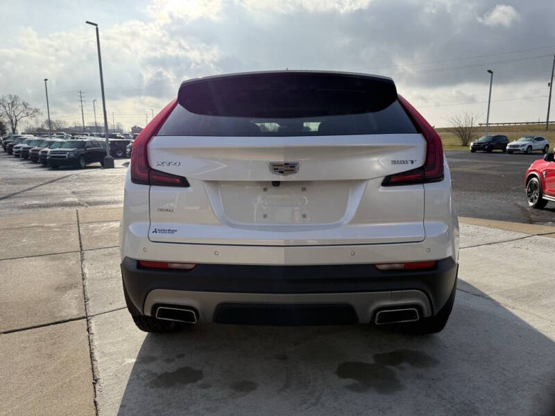 2022 Cadillac XT4 Premium Luxury