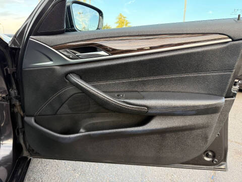 2019 BMW 5 Series 530i