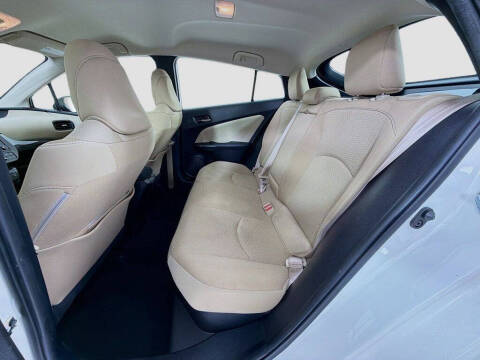 2020 Toyota Prius LE
