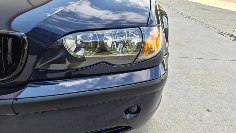 2004 BMW 3 Series 325xi
