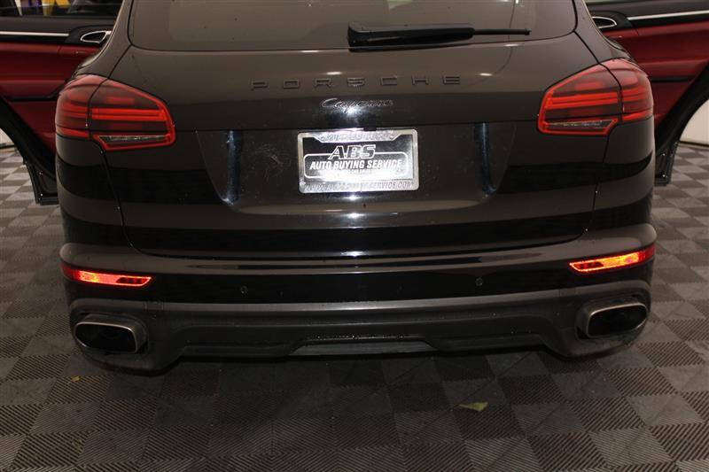 2017 Porsche Cayenne Platinum Edition