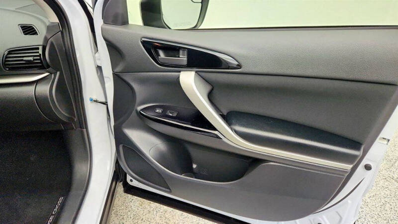 2022 Mitsubishi Eclipse Cross LE