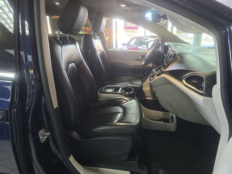 2020 Chrysler Pacifica Touring L