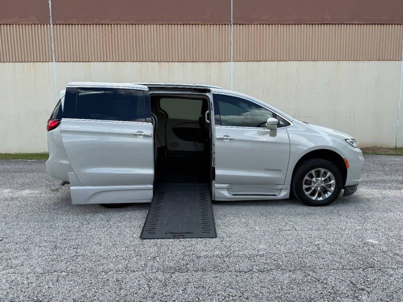 2021 Chrysler Pacifica Touring L