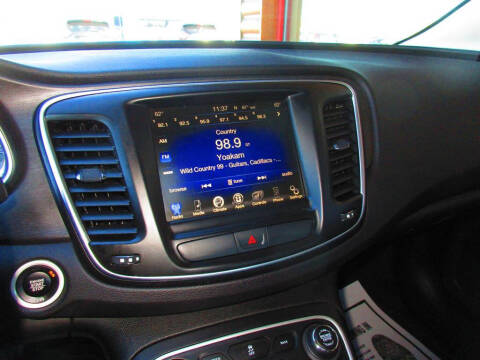 2017 Chrysler 200 Limited Platinum