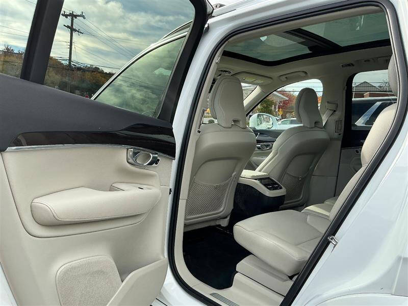 2019 Volvo XC90 T6 Momentum