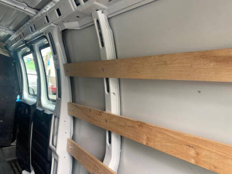 2023 GMC Savana 2500