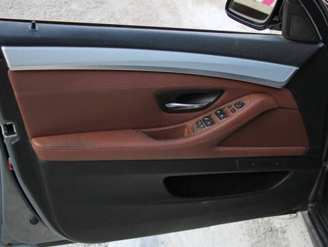 2011 BMW 5 Series 550i xDrive