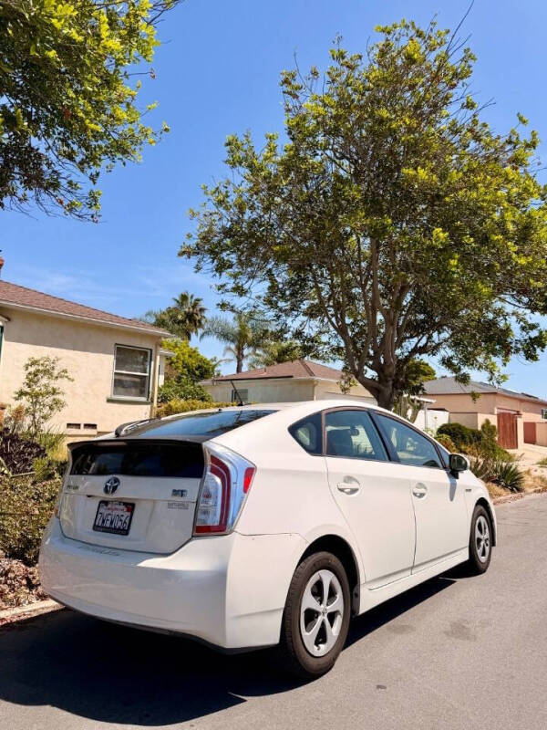 2014 Toyota Prius Three